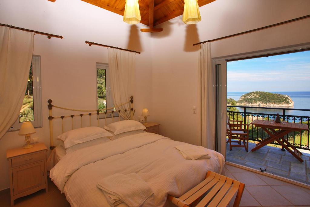 Mando Beachfront Stafylos Pokoj fotografie